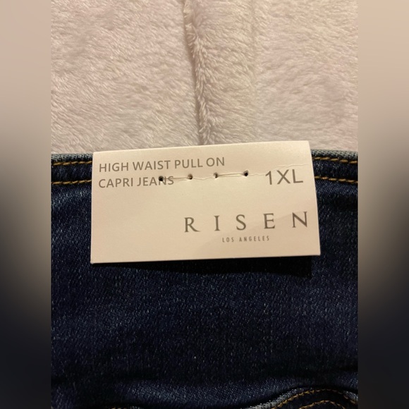 NWT RISEN CROSS WAIST PULL ON CAPRI JEANS DARK WASH 1XL - Picture 4 of 7